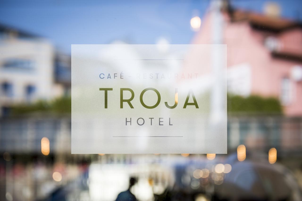 Hotel Troja Prague Exterior photo